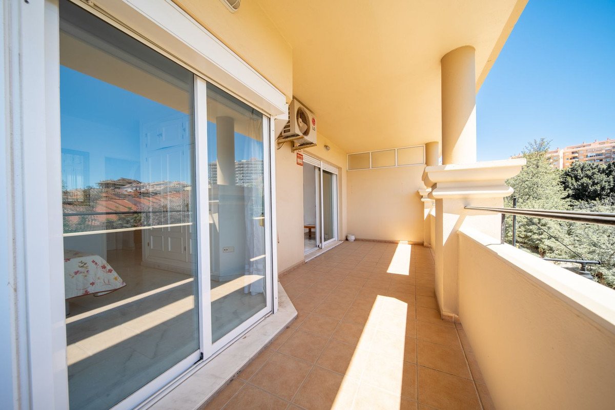 3 Bed Middle Floor Apartment in Los Pacos