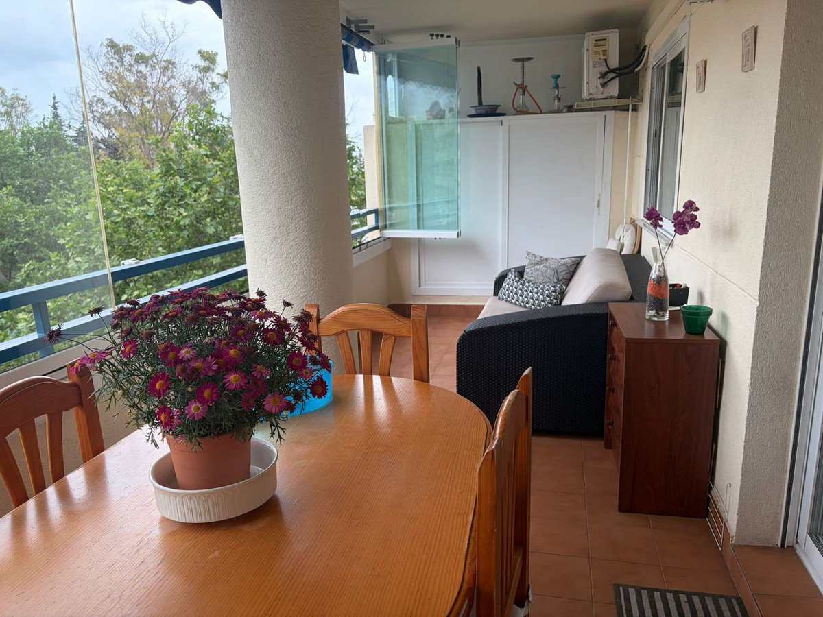 2 Bed Middle Floor Apartment in Marbella