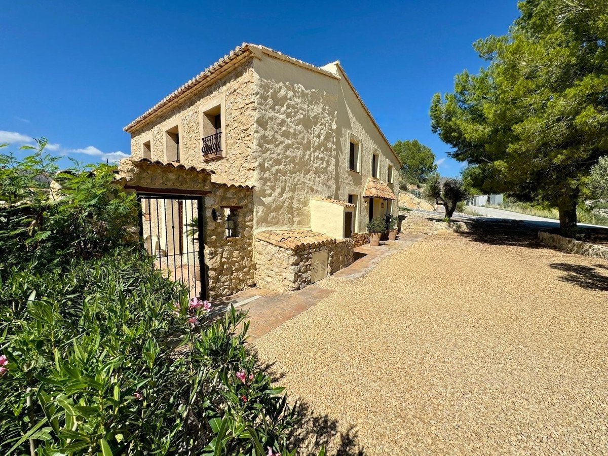 3 Bed Detached Villa in Relleu