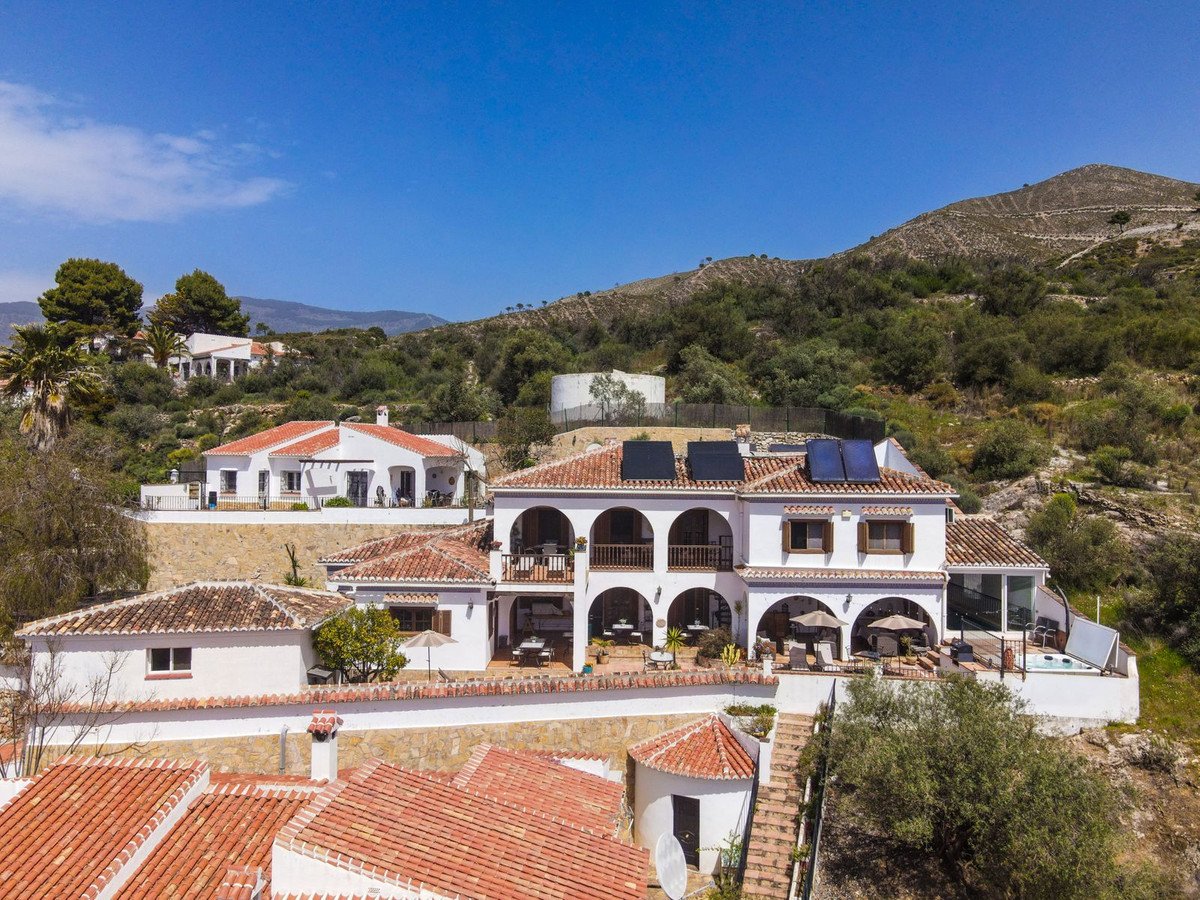 5 Bed Detached Villa in Cómpeta