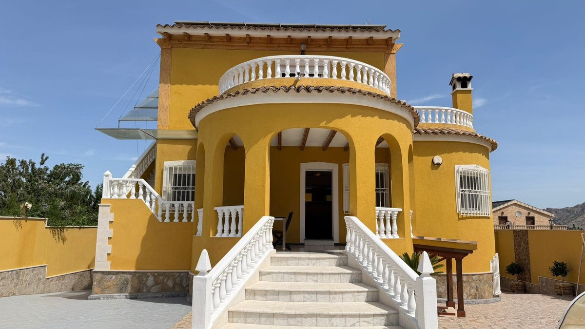 5 Bed Detached Villa in Orihuela