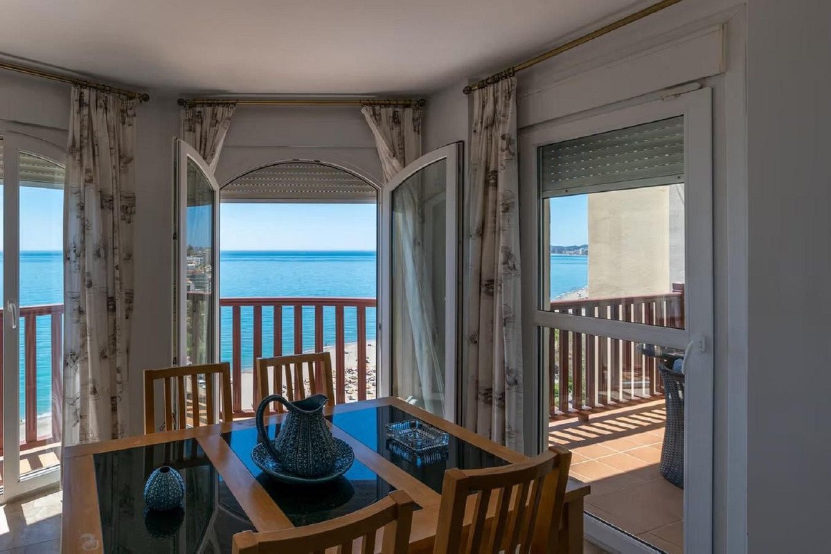 2 Bed Middle Floor Apartment in Carvajal