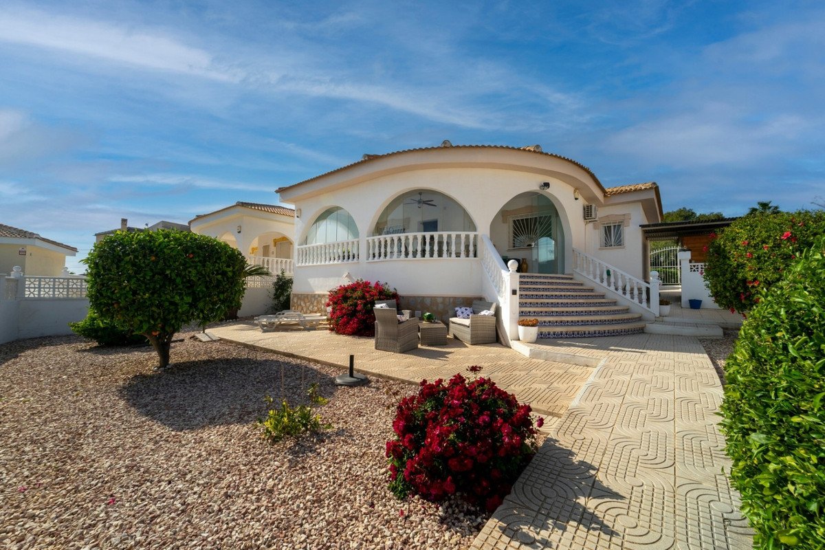2 Bed Detached Villa in Benijofar
