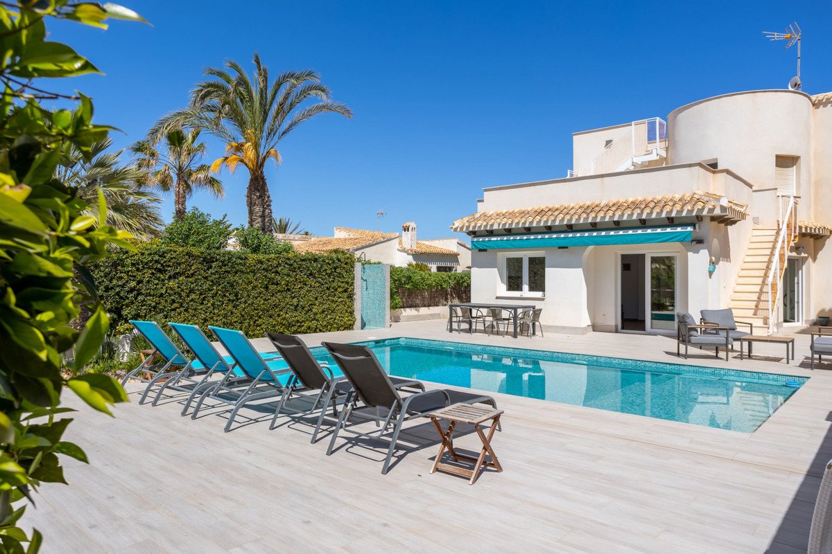 3 Bed Detached Villa in Playa Flamenca