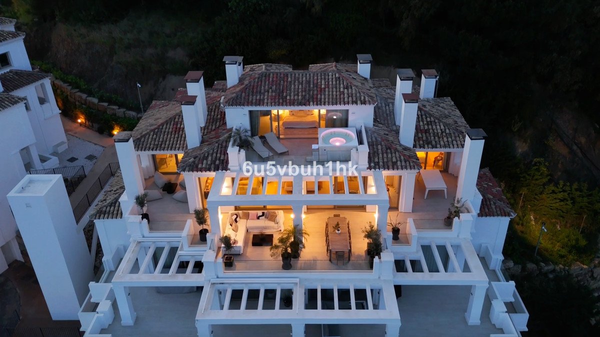 3 Bed Penthouse Duplex in Nueva Andalucía