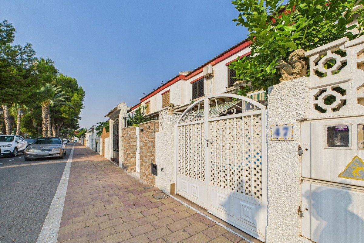 2 Bed Townhouse in Los Alcazares
