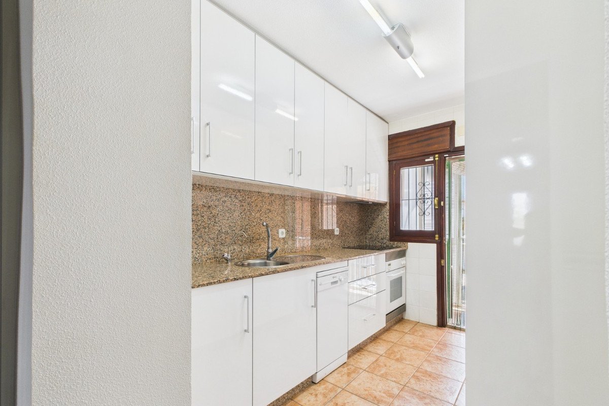 3 Bed Middle Floor Apartment in Los Urrutias