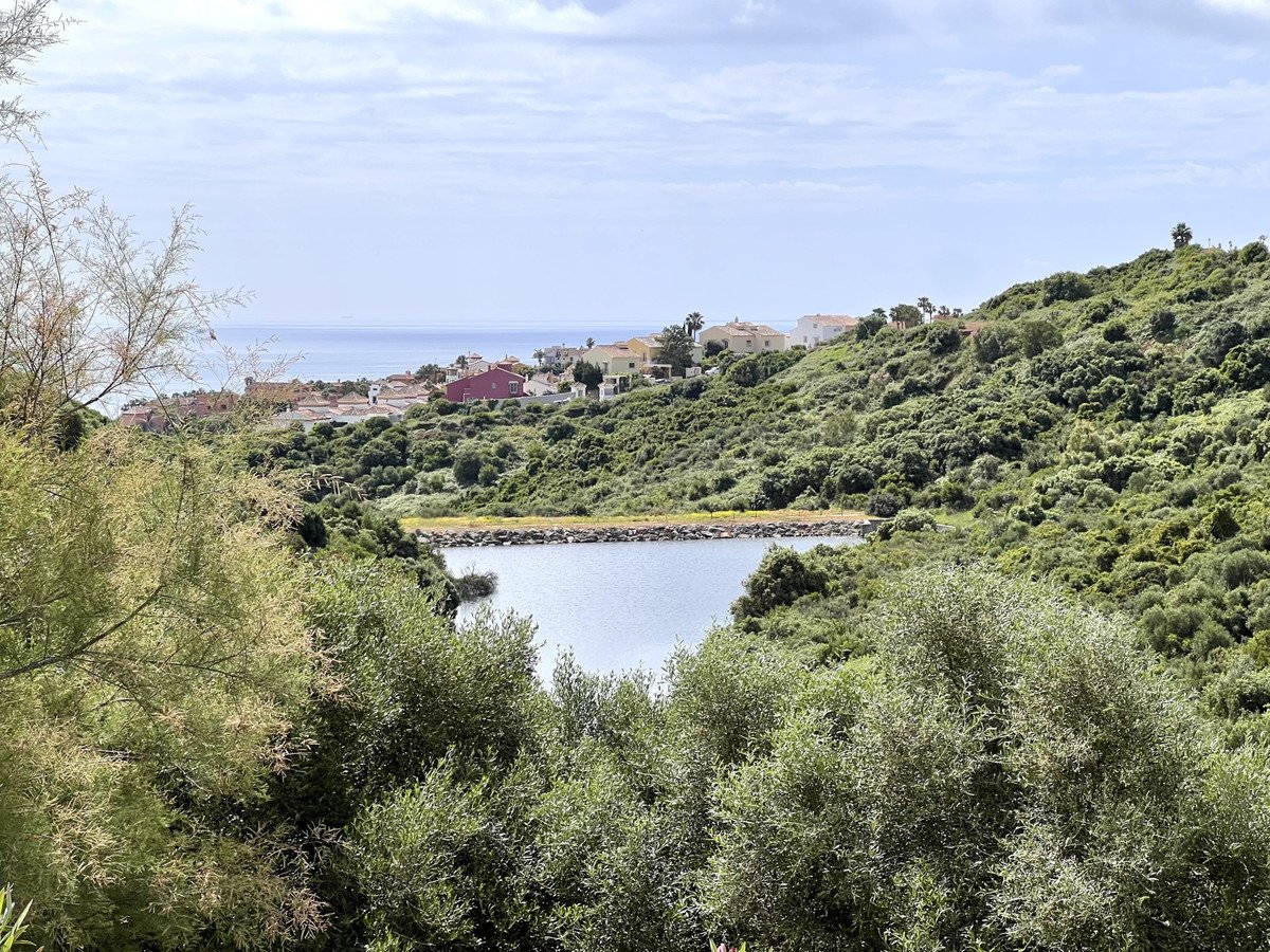 2 Bed Middle Floor Apartment in La Alcaidesa