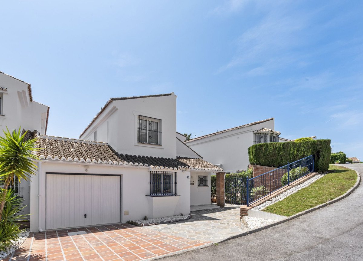 3 Bed Detached Villa in El Chaparral