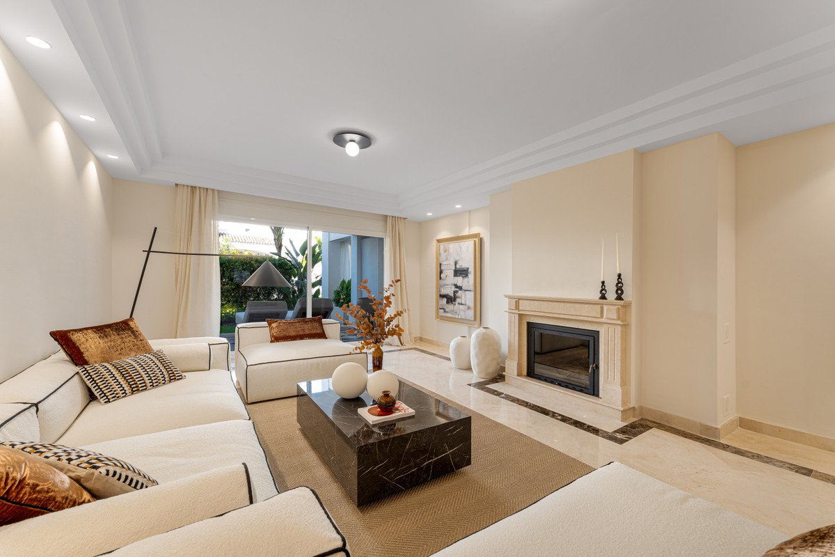 3 Bed Ground Floor Apartment in Sierra Blanca