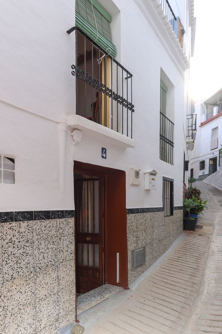 6 Bed Townhouse in Tolox