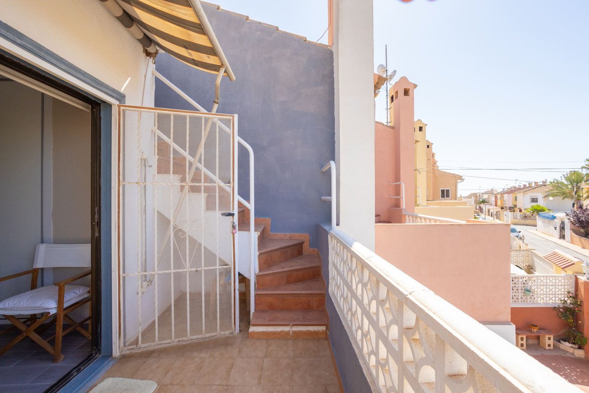 2 Bed Townhouse in Torrevieja