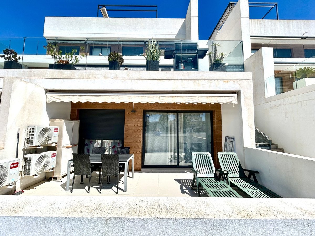 2 Bed Ground Floor Apartment in Villamartin