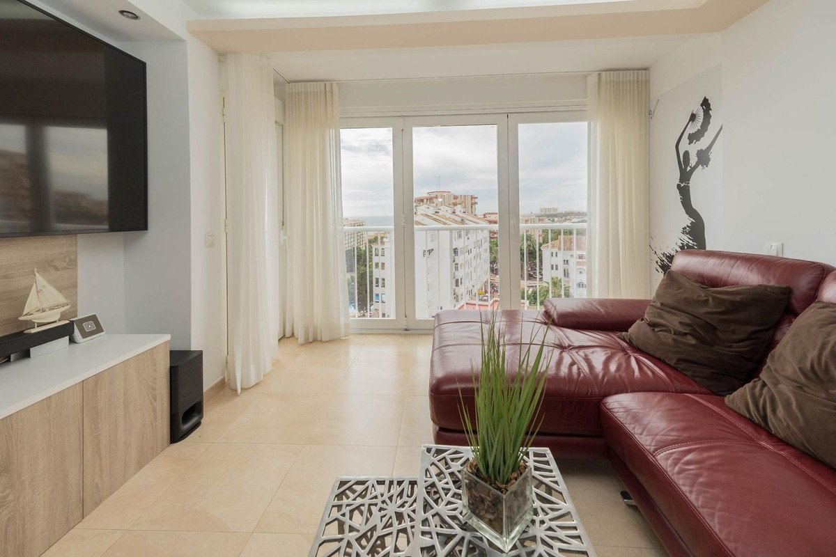 2 Bed Middle Floor Apartment in Benalmadena Costa