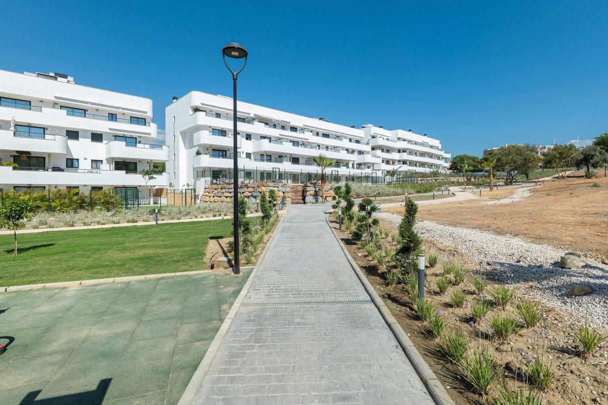 2 Bed Ground Floor Apartment in Estepona