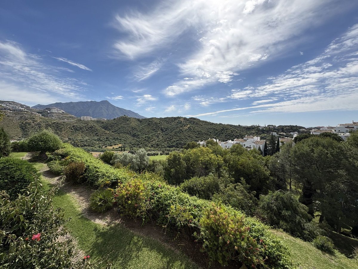 2 Bed Middle Floor Apartment in La Quinta