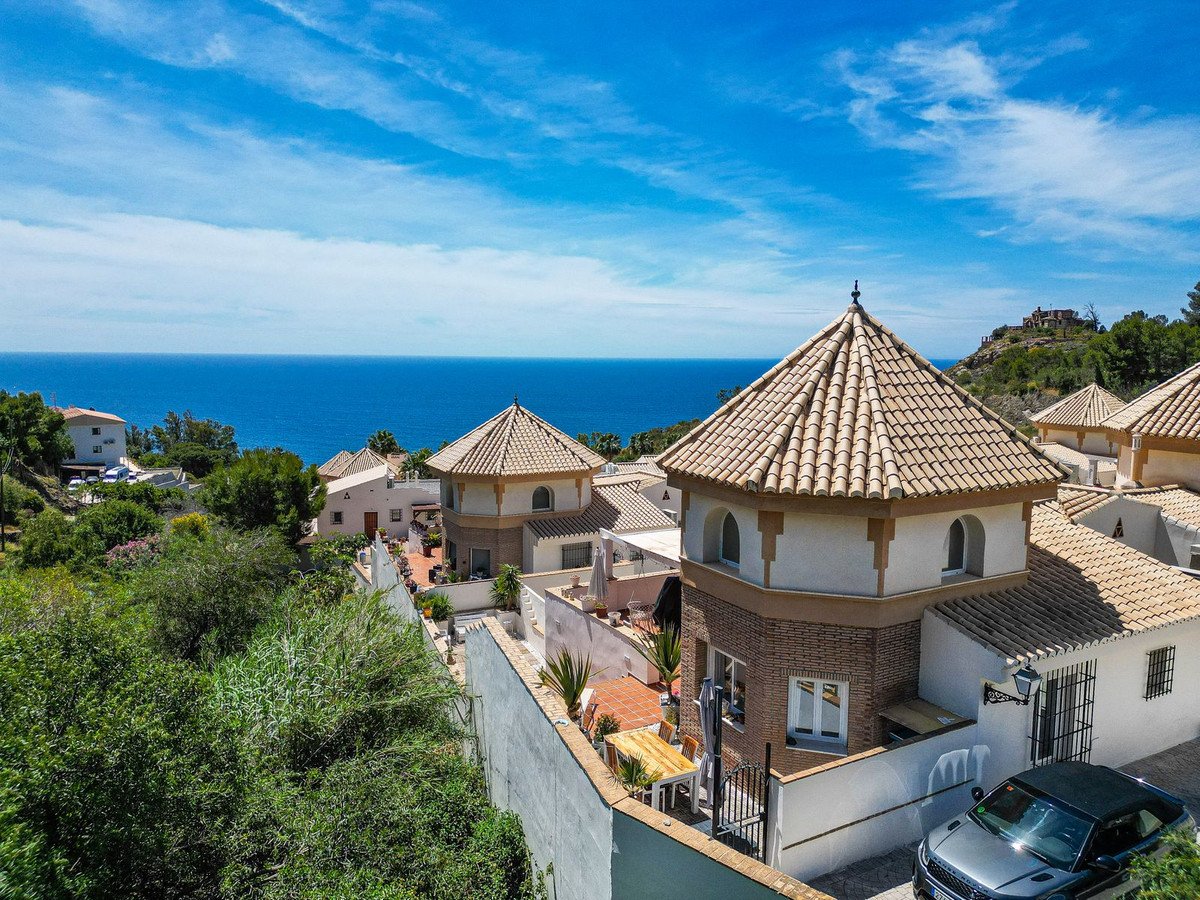 3 Bed Semi-Detached House in Salobreña