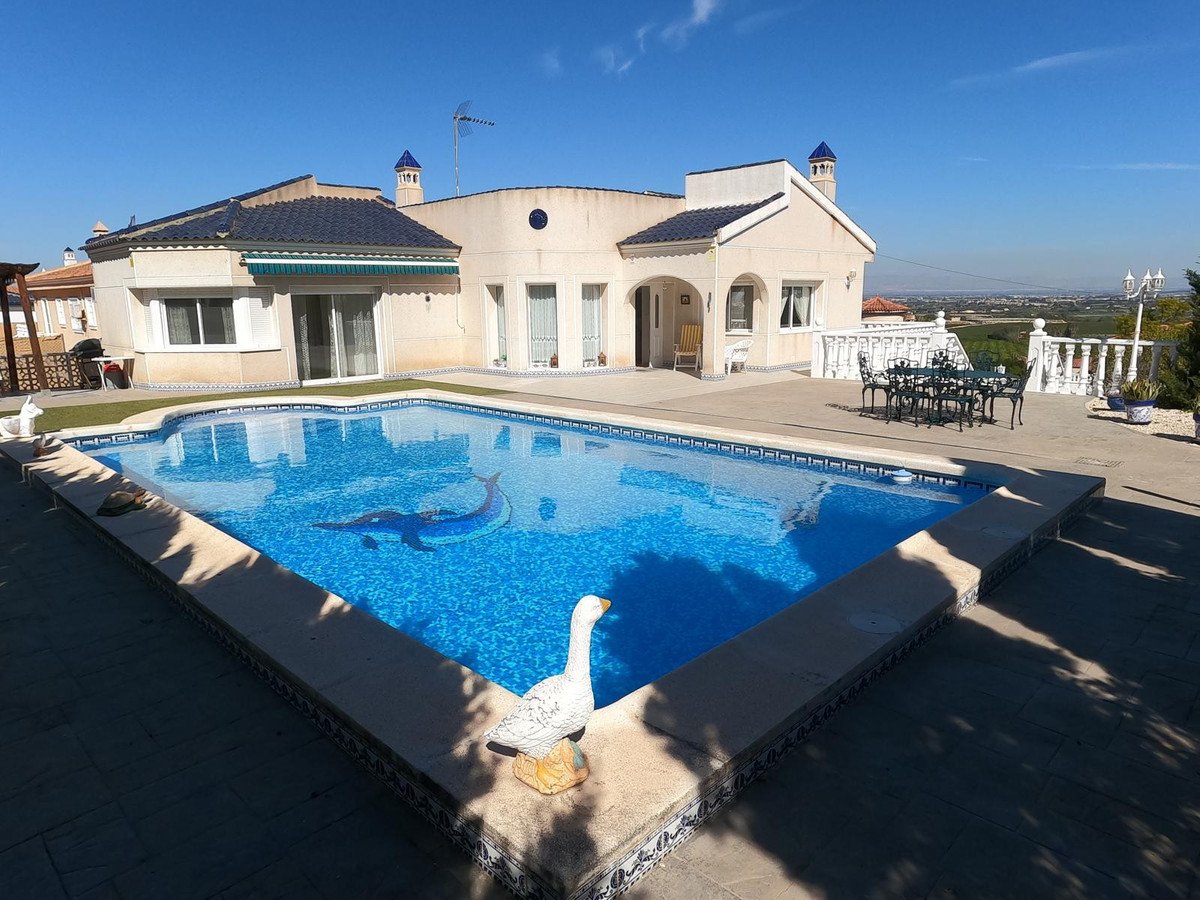 4 Bed Detached Villa in Algorfa
