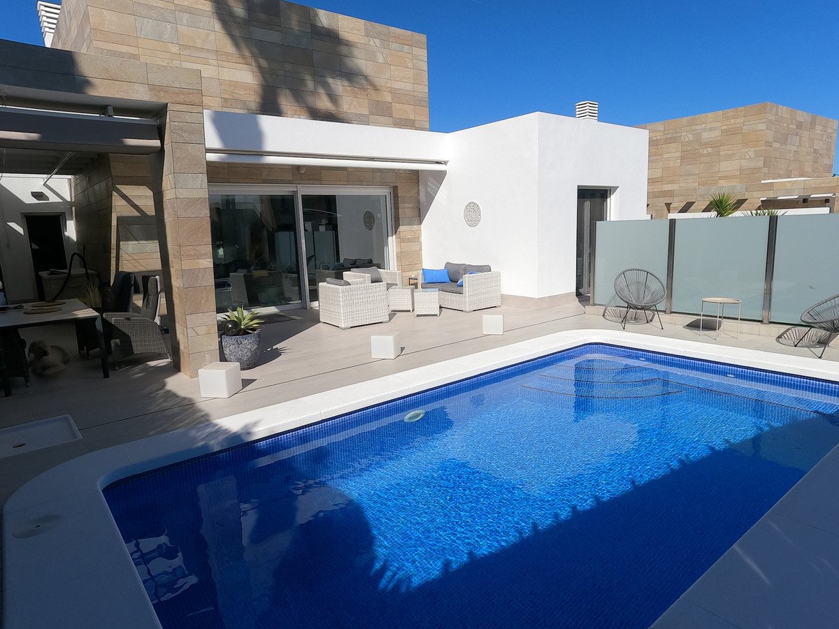 3 Bed Detached Villa in Algorfa