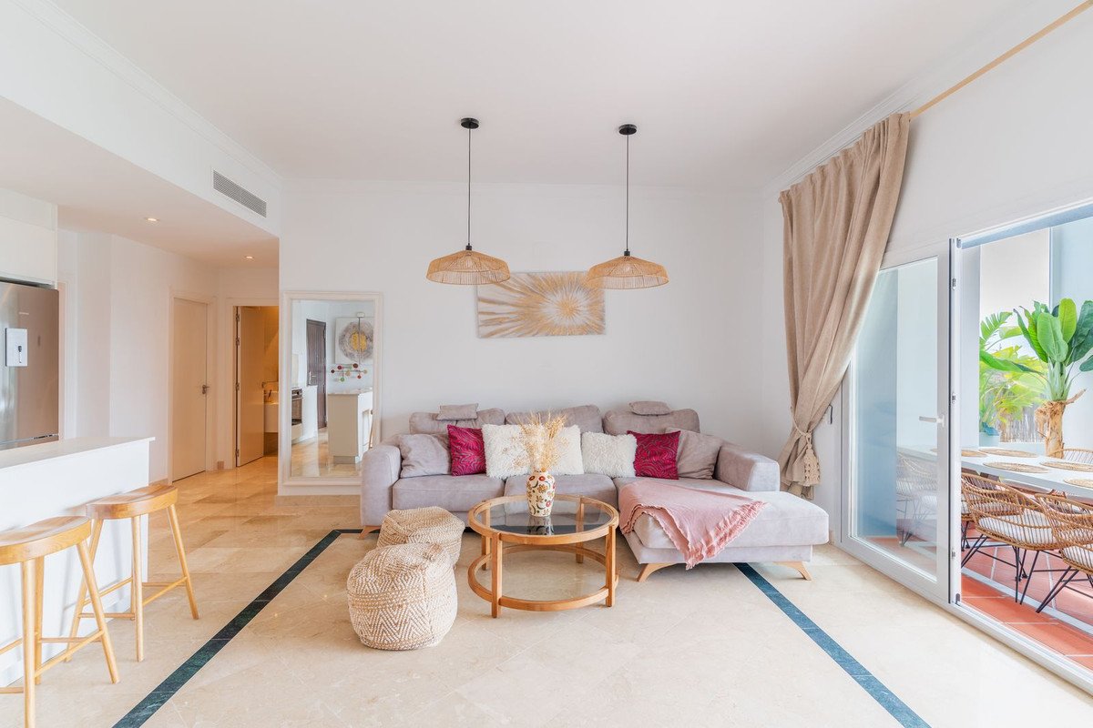 3 Bed Ground Floor Apartment in Benahavís