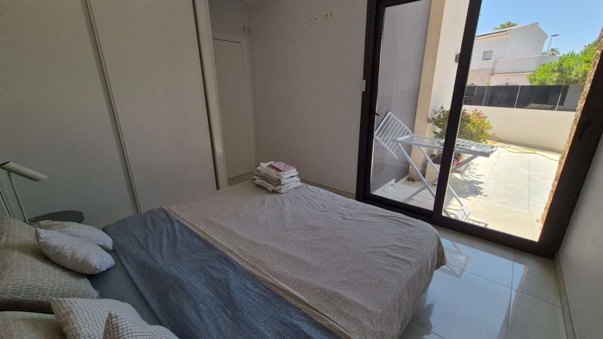 4 Bed Detached Villa in Torrevieja