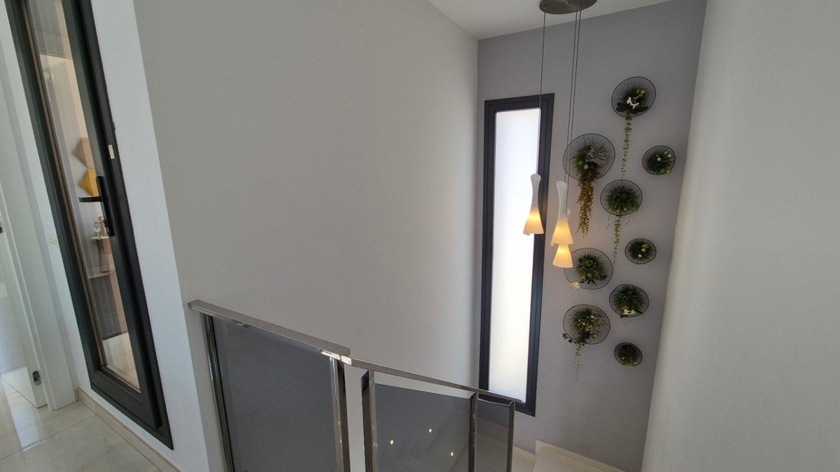 4 Bed Detached Villa in Torrevieja