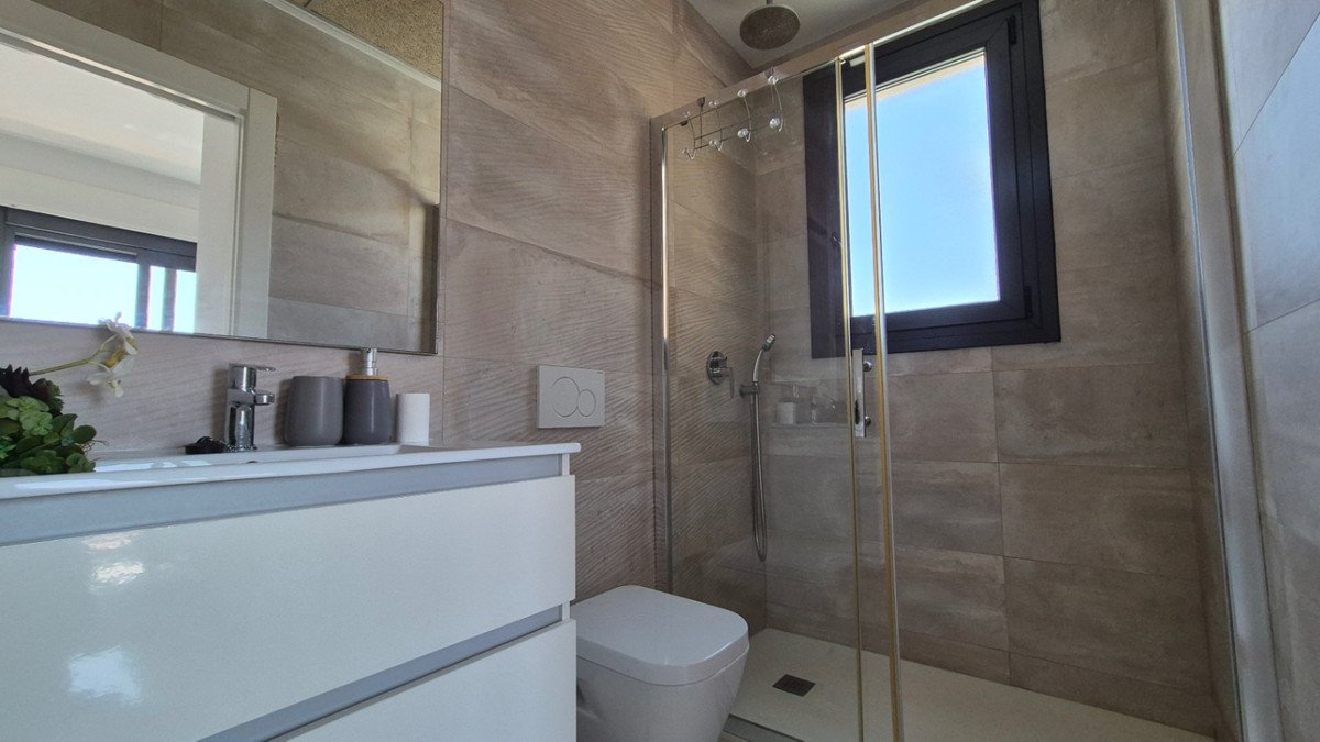 4 Bed Detached Villa in Torrevieja