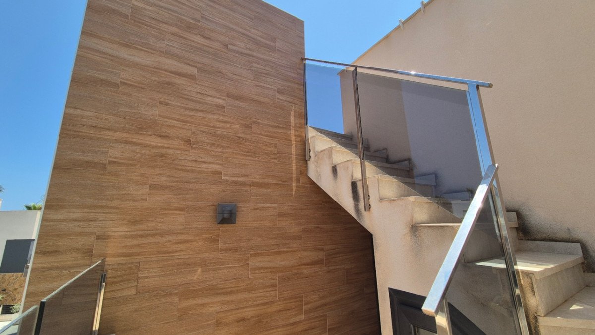 4 Bed Detached Villa in Torrevieja
