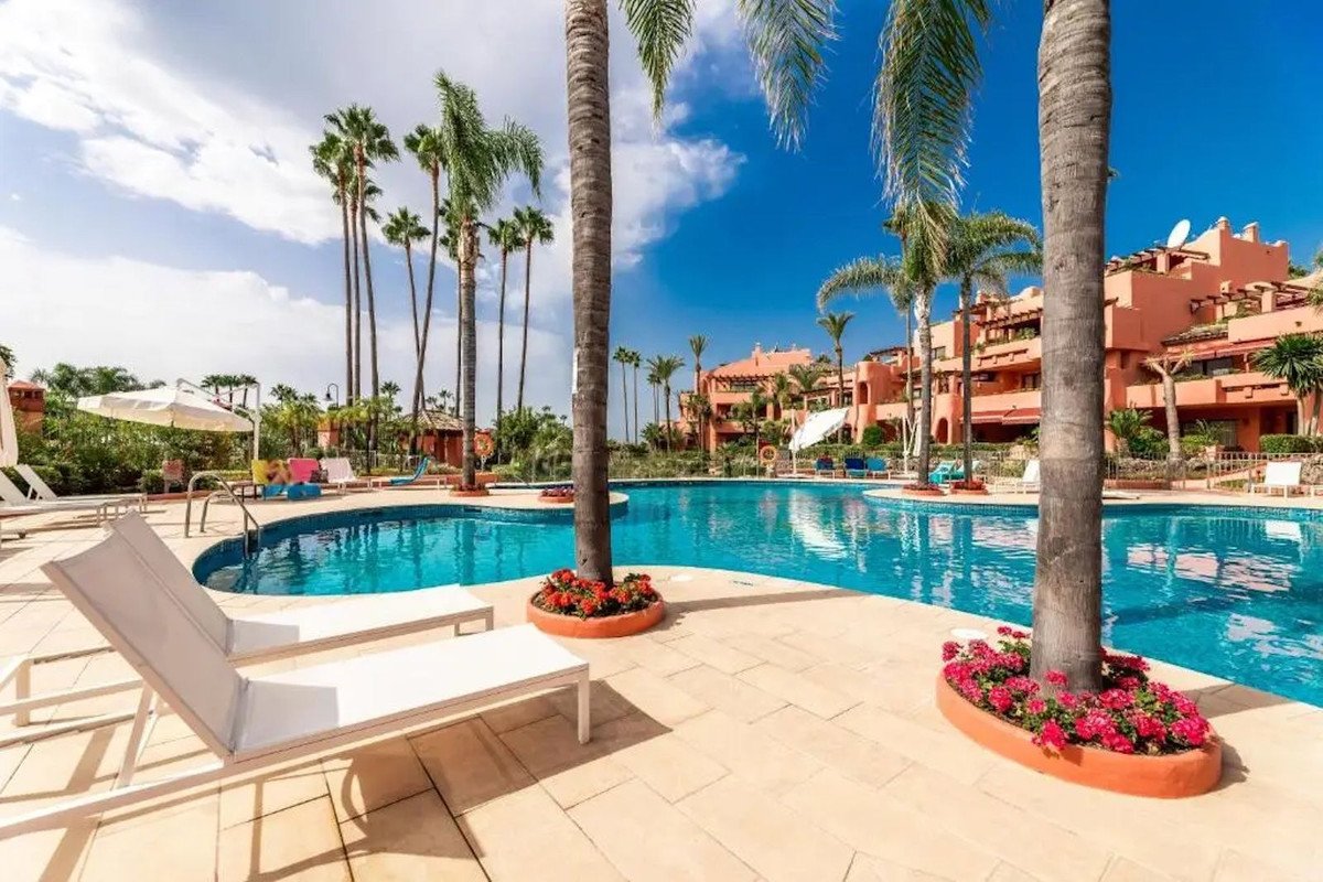 3 Bed Ground Floor Apartment in New Golden Mile
