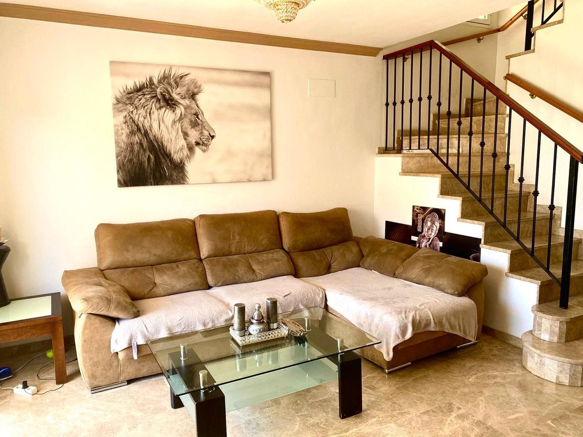 4 Bed Semi-Detached House in Marbella