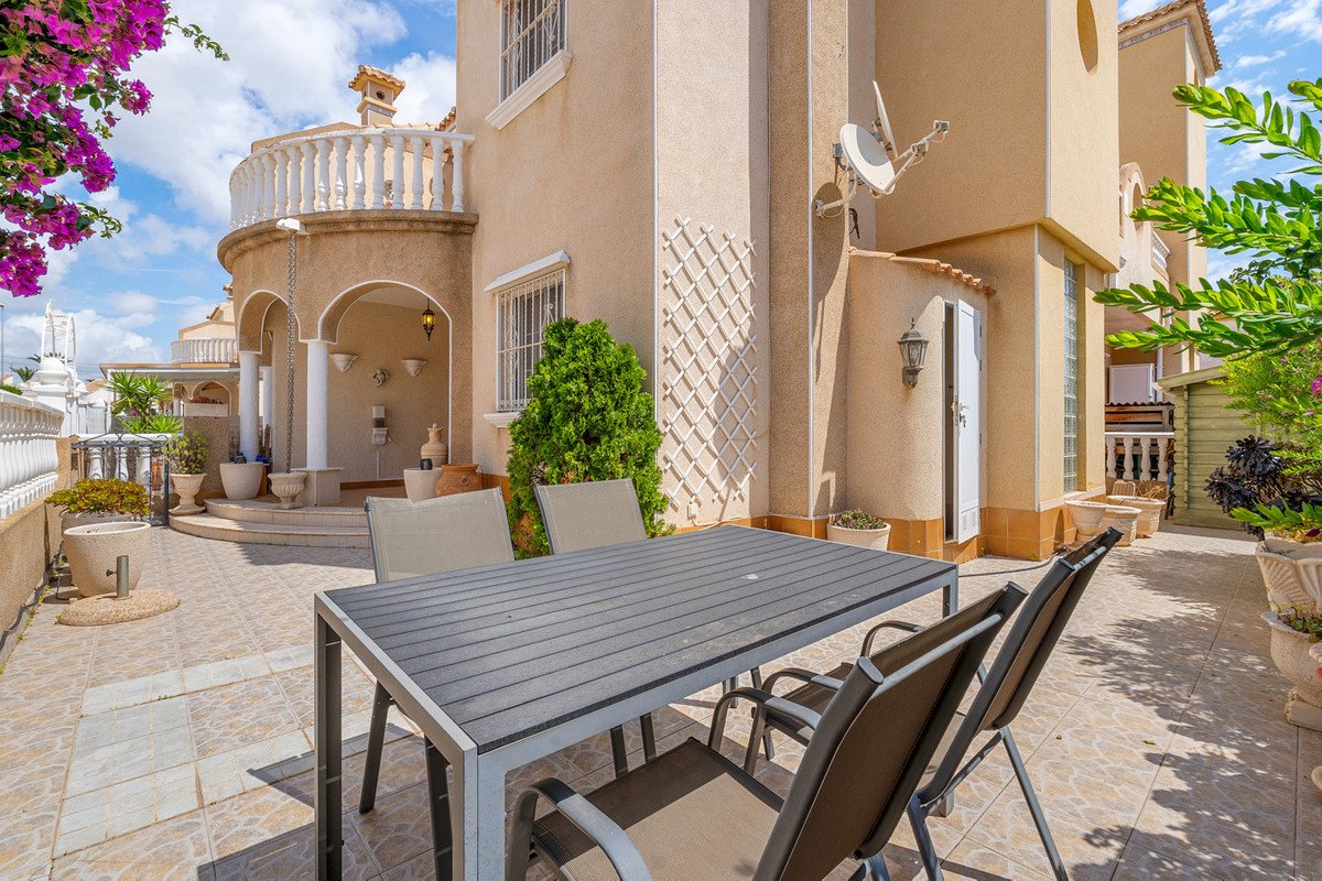 3 Bed Quad in Playa Flamenca