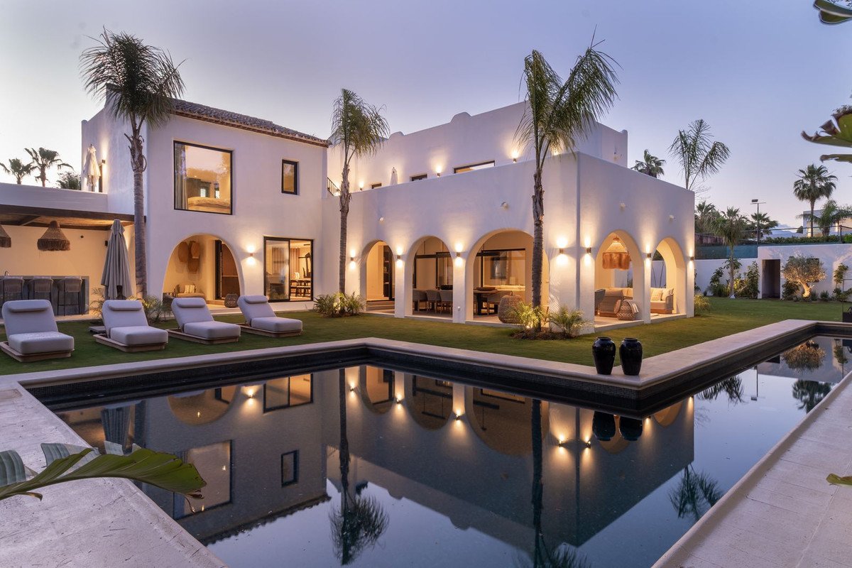 5 Bed Detached Villa in Guadalmina Baja