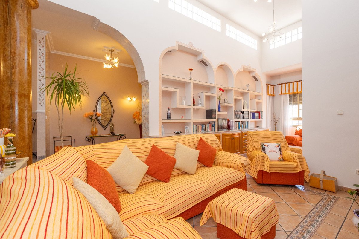 4 Bed Detached Villa in La Union