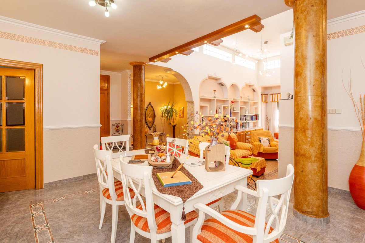 4 Bed Detached Villa in La Union