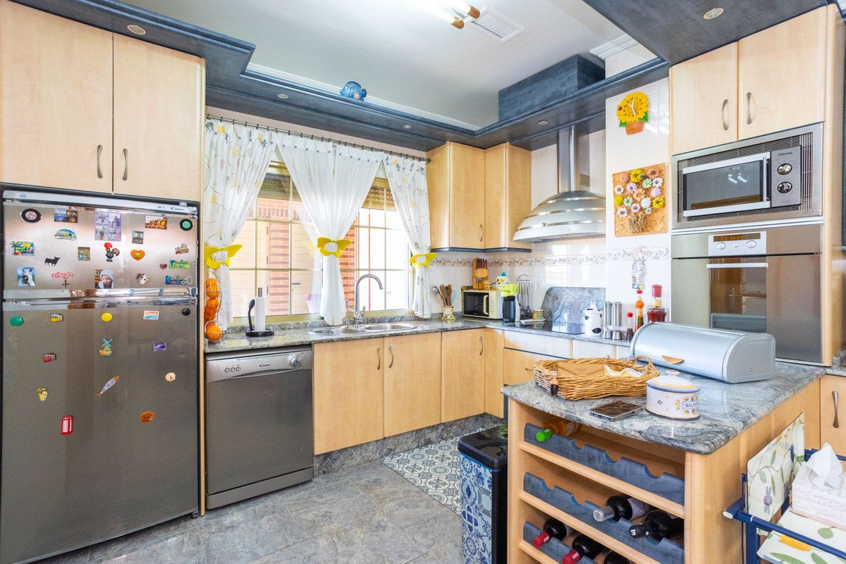 4 Bed Detached Villa in La Union