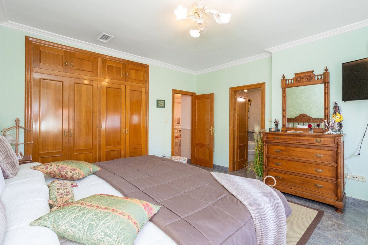4 Bed Detached Villa in La Union