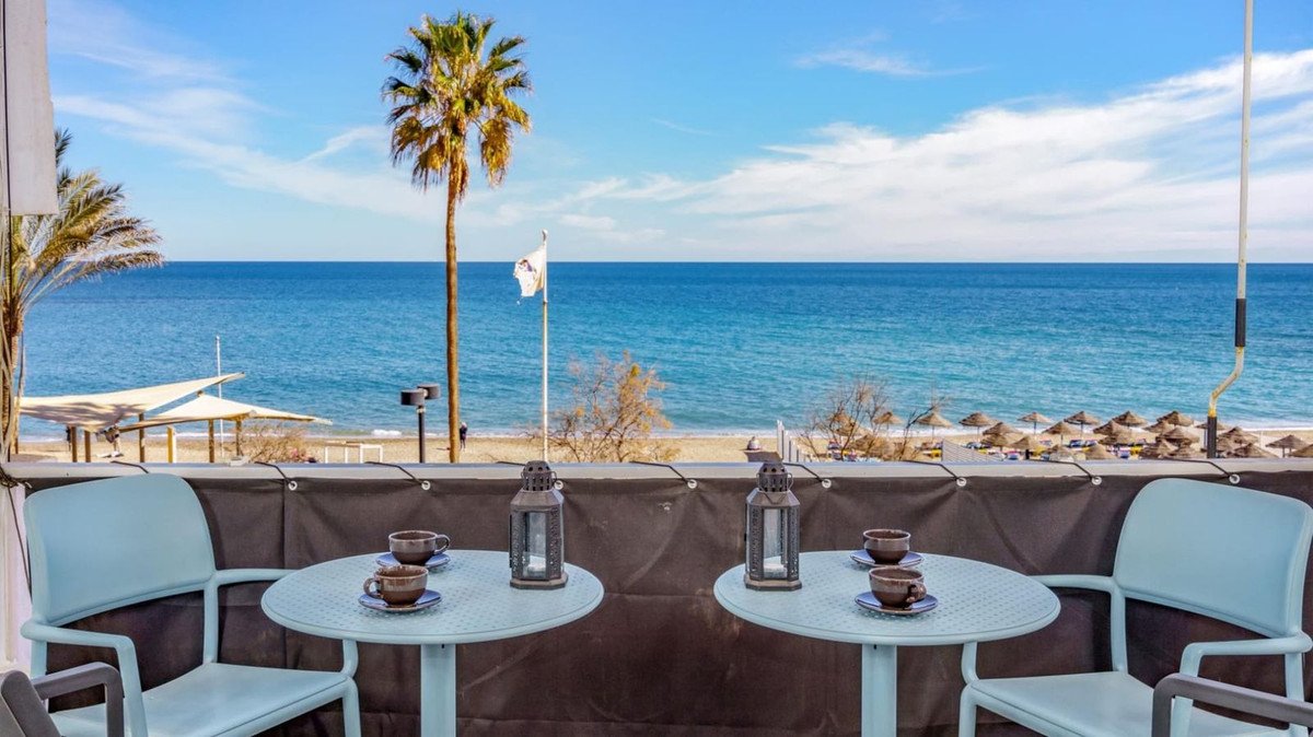 2 Bed Middle Floor Apartment in Fuengirola