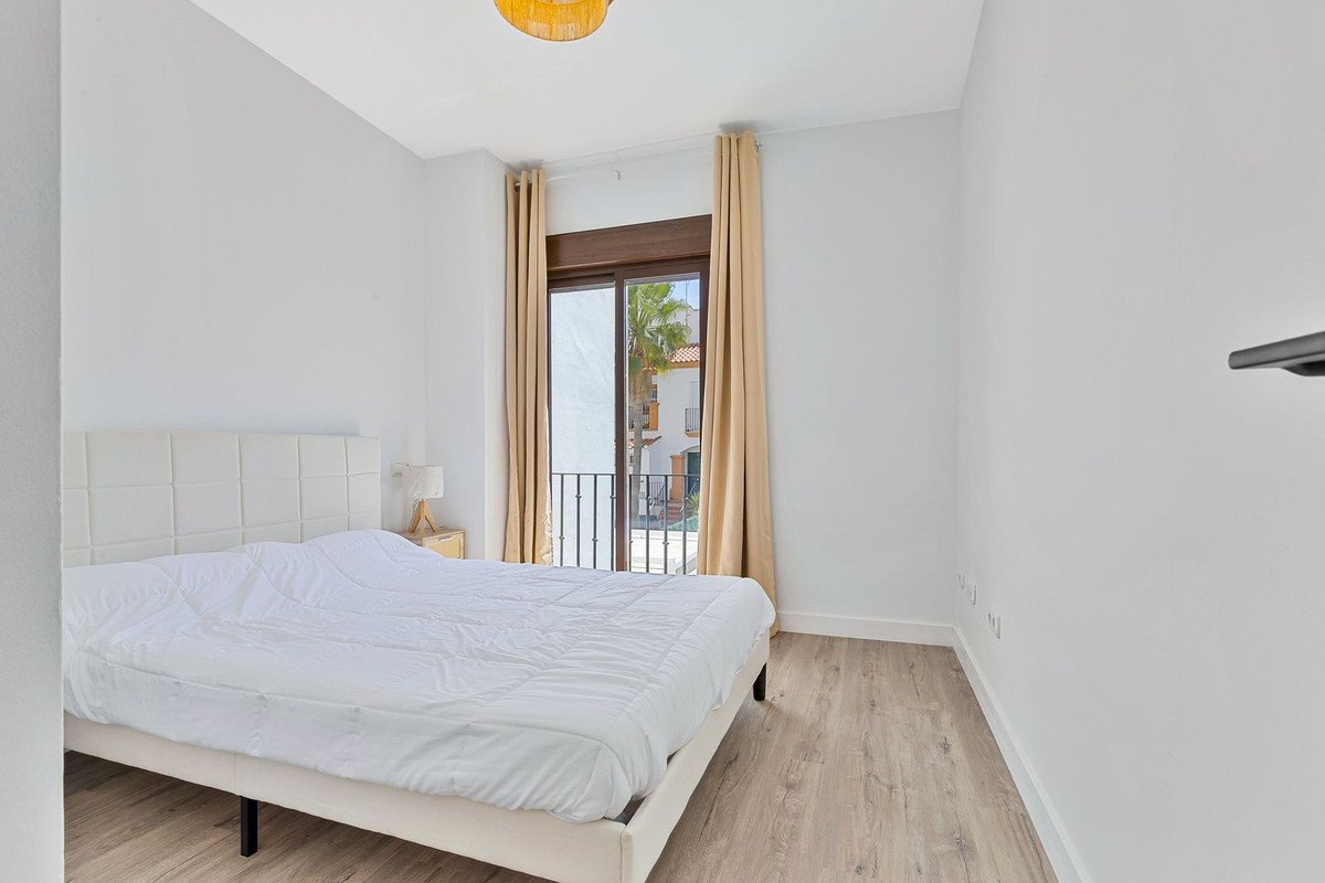 5 Bed Townhouse in Casares Playa