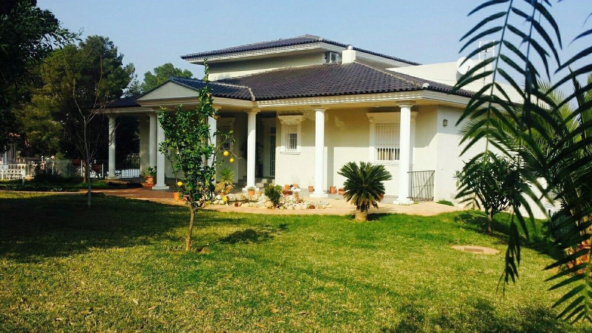 2 Bed Detached Villa in Picassent
