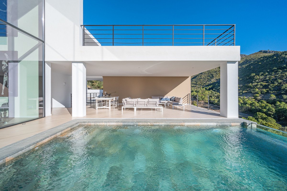 6 Bed Detached Villa in Benahavís