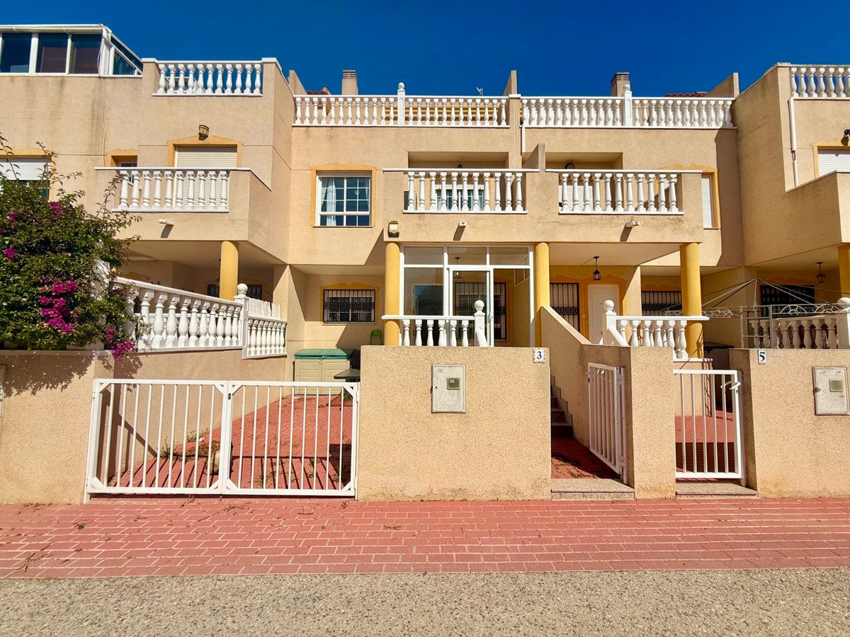 3 Bed Semi-Detached House in Guardamar del Segura