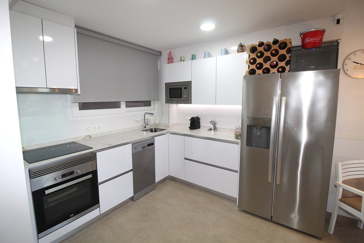 2 Bed Middle Floor Apartment in Punta Prima
