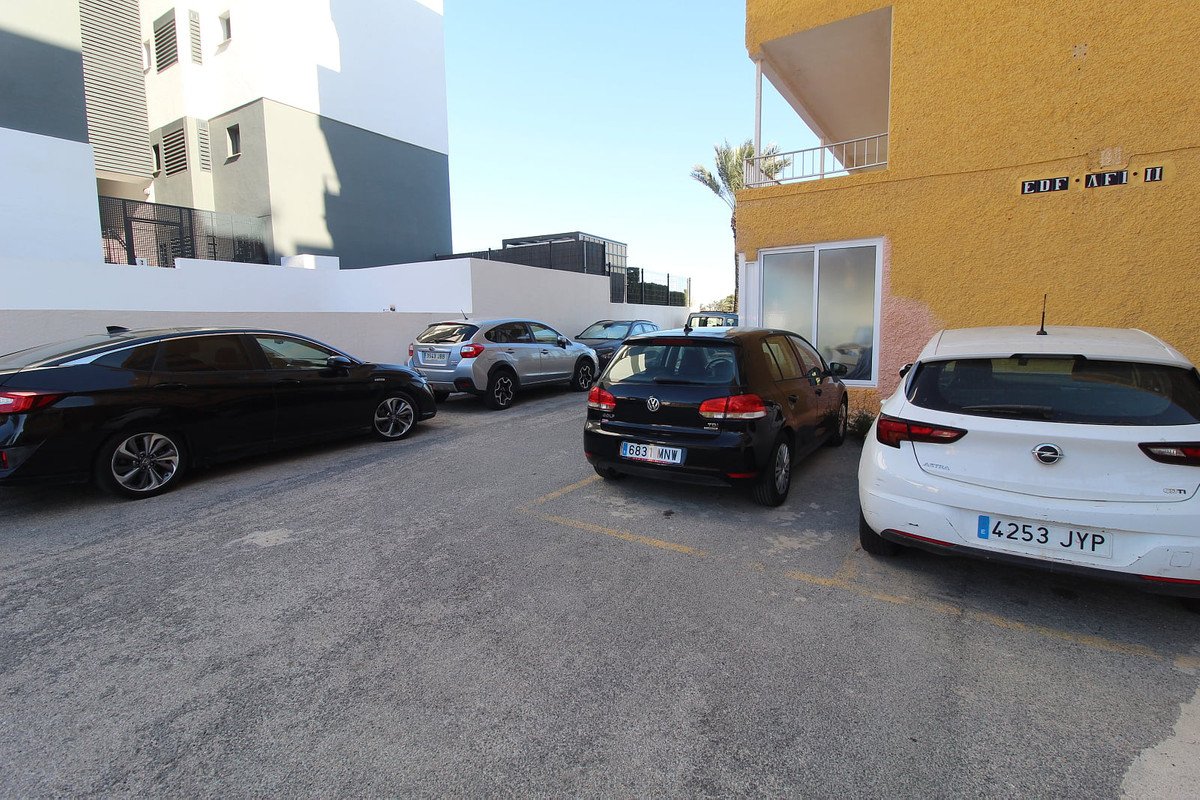 2 Bed Middle Floor Apartment in Punta Prima
