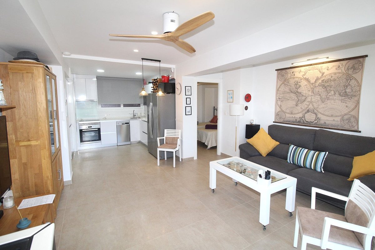 2 Bed Middle Floor Apartment in Punta Prima