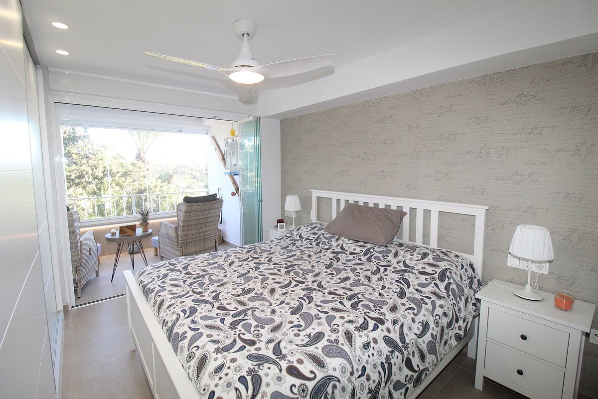 2 Bed Middle Floor Apartment in Punta Prima
