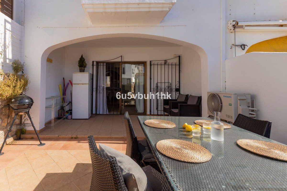 2 Bed Ground Floor Apartment in Benalmadena Costa