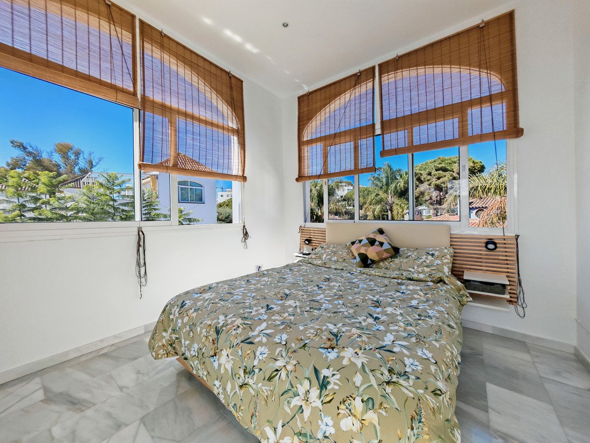 3 Bed Penthouse Duplex in Costabella