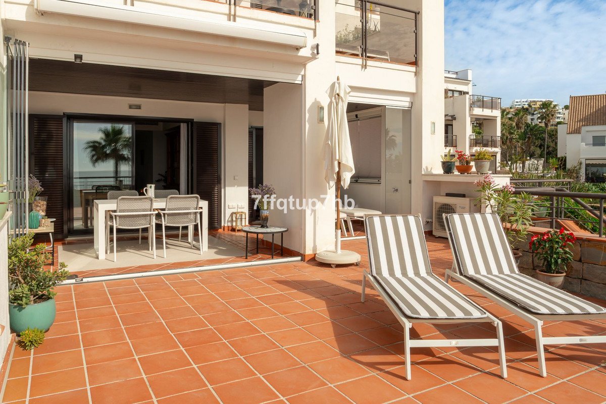 2 Bed Ground Floor Apartment in Casares Playa
