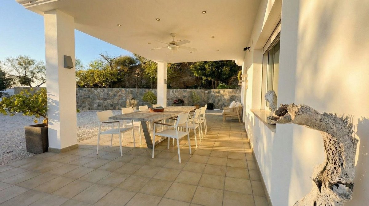 4 Bed Detached Villa in Guaro