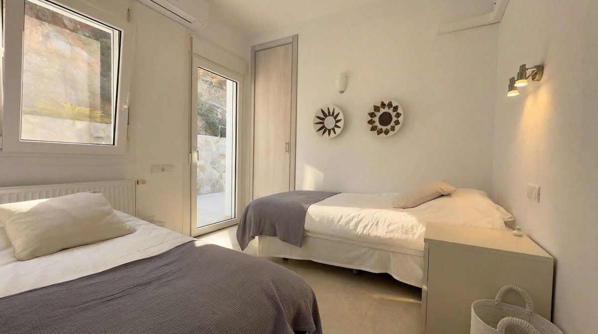 4 Bed Detached Villa in Guaro
